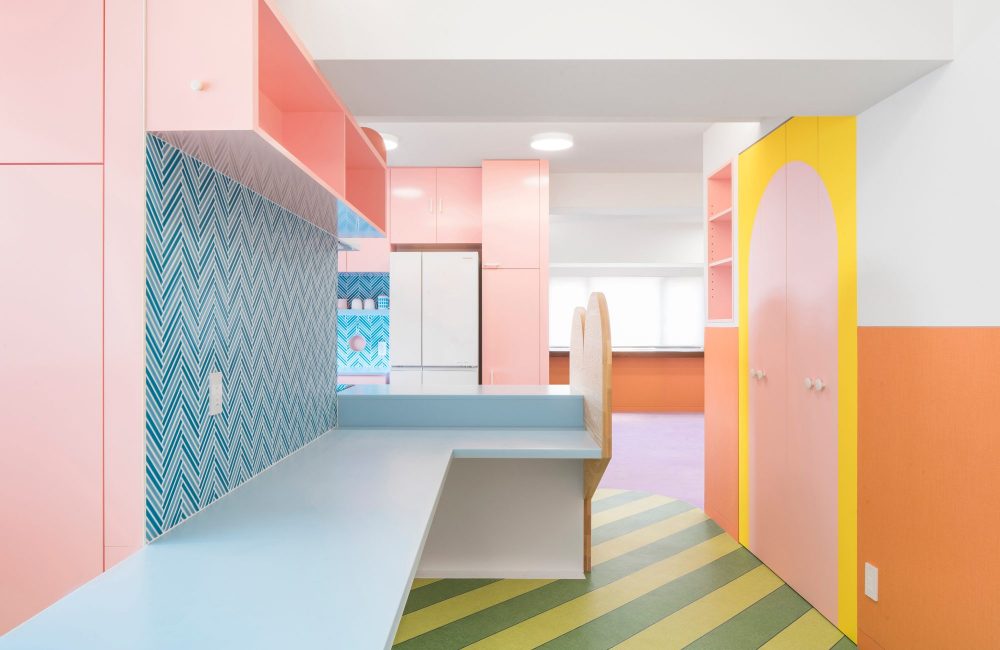 Zien: een multicolor appartement in hartje Tokio