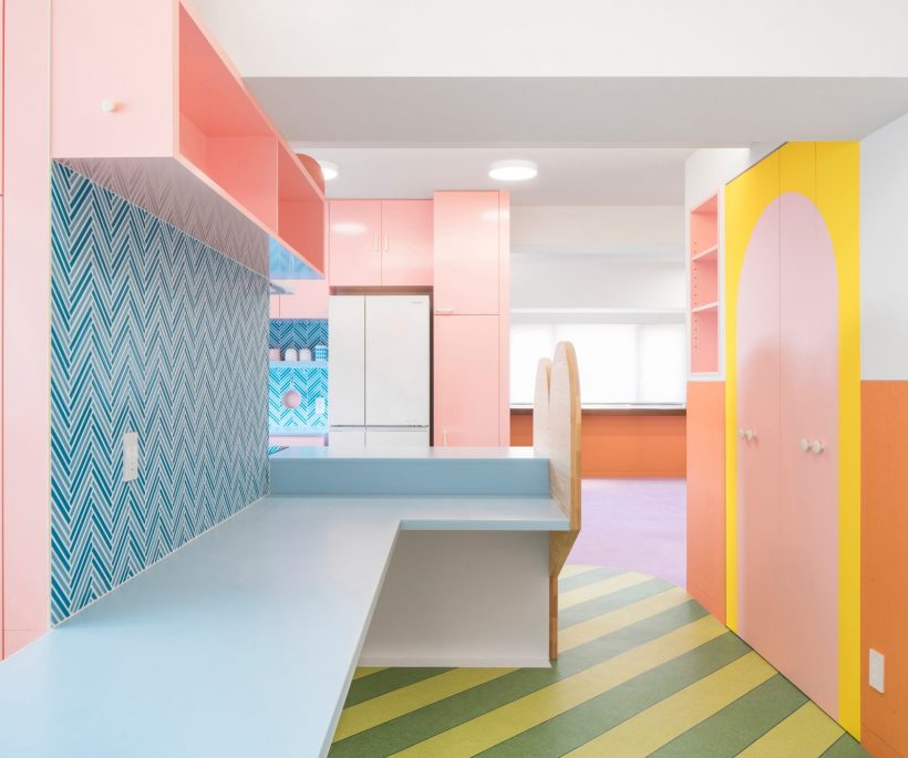 Zien: een multicolor appartement in hartje Tokio