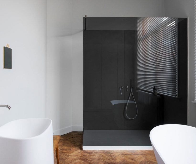 Voor & na: de metamorfose van een prachtige badkamer in Antwerpen