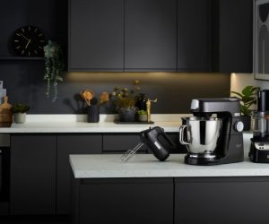 Maak kans op een Limited  Edition Titanium Chef Baker XL keukenrobot van Kenwood twv 699,99 euro.