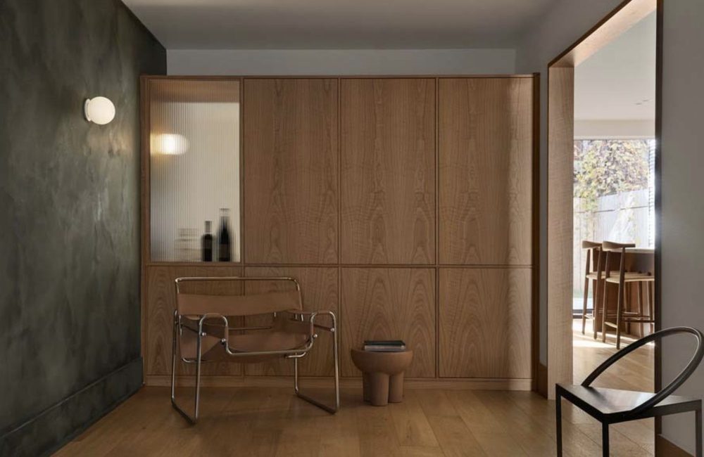 Binnenkijker: een minimalistisch interieur met hout in de hoofdrol