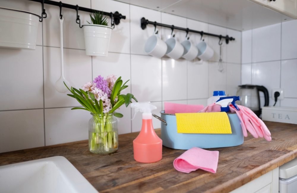 De Noorse schoonmaakmethode: uw bondgenoot voor een schoon huis in alle rust
