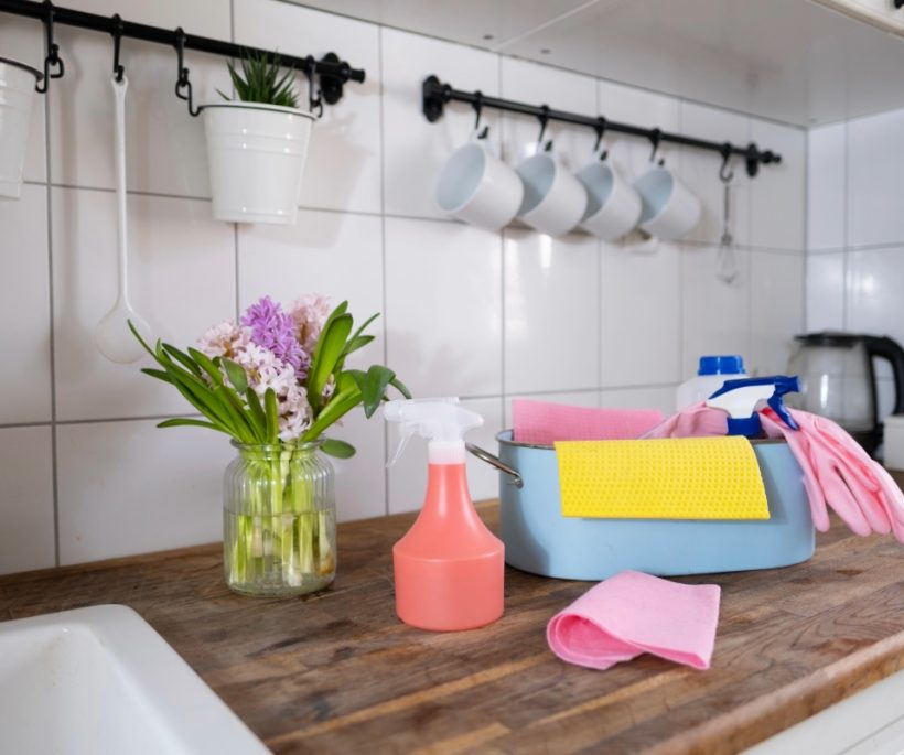 De Noorse schoonmaakmethode: uw bondgenoot voor een schoon huis in alle rust