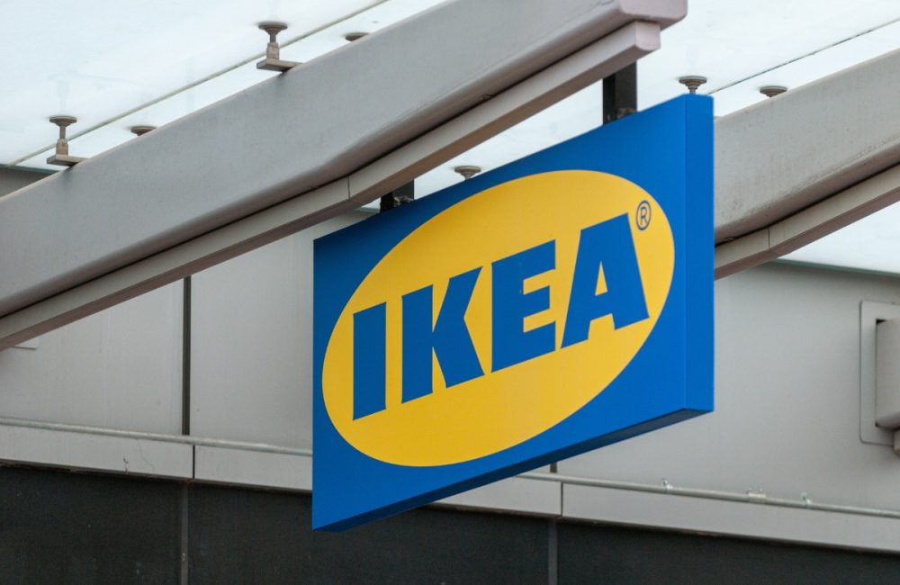 IKEA slaat hard toe: Een verfijnde sfeerlamp voor minder dan 10€, uniek en goedkoop