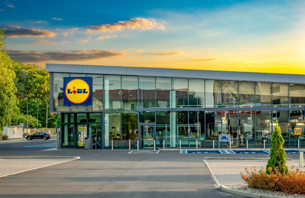 Ontdek de Lidl parasol voor minder dan 20€ voor onvergetelijke terraslunches