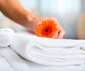 Eenvoudige en effectieve ideeën om uw gasten te ontvangen alsof ze in een hotel zijn