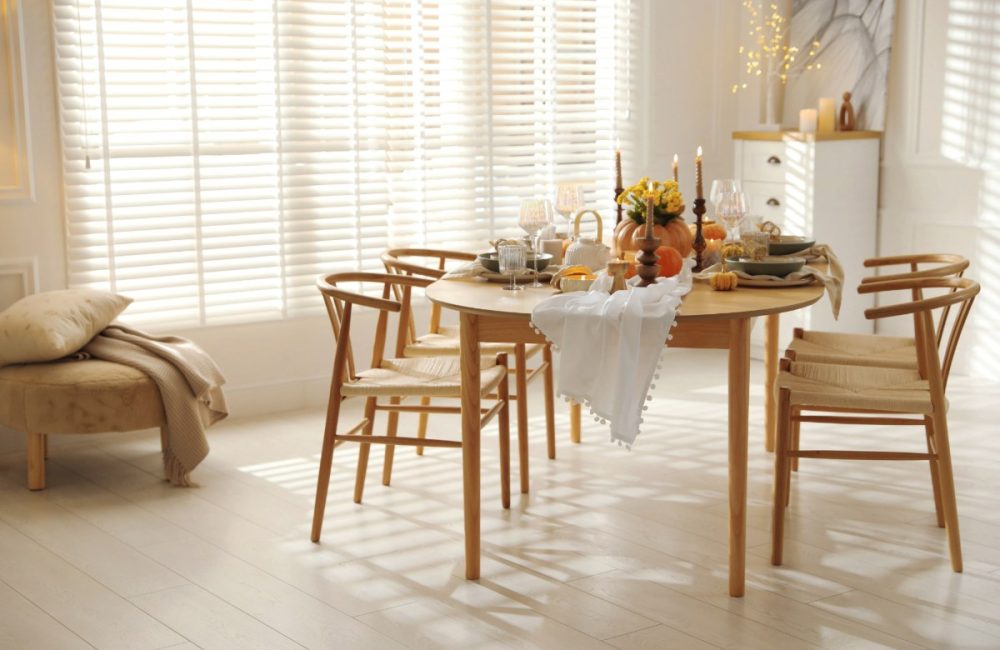 Rond de tafel verdwijnen de stoelen: hier is de trendy en decoratieve optie die ze dit jaar vervangt