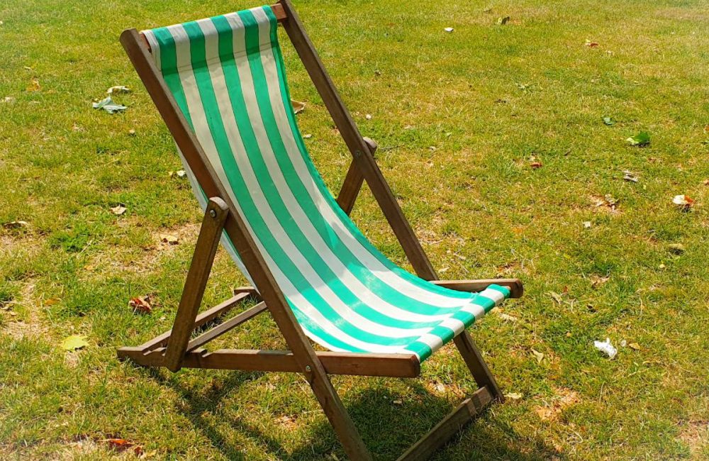 Deze retro objecten die we tegenkomen op rommelmarkten worden gewilde decoratie-elementen voor buiten